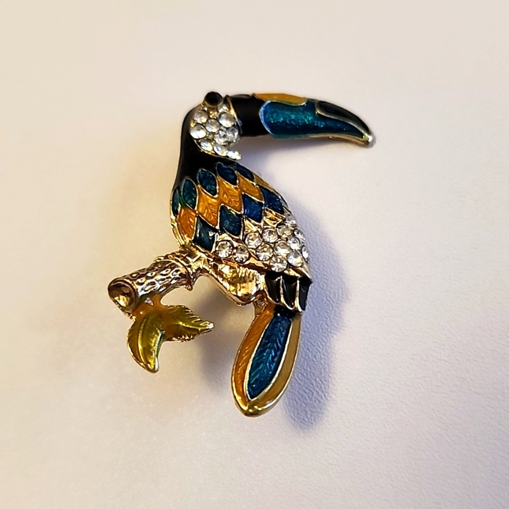 Gem Filled  Toucan Brooch Quality Enamel Simulated Diamonds